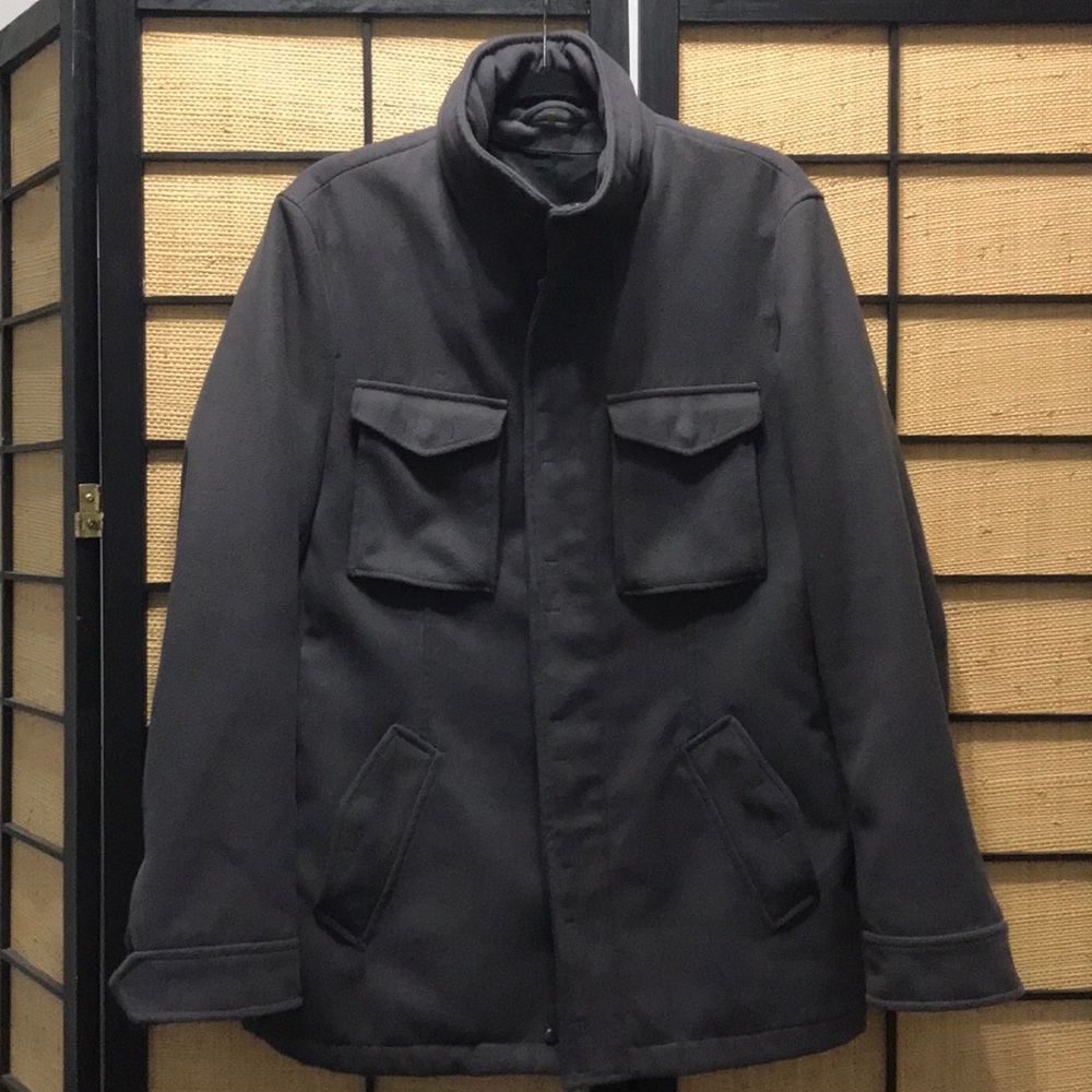 Macy’s Elie Tahari Pre-owned Men’s Coat size M.